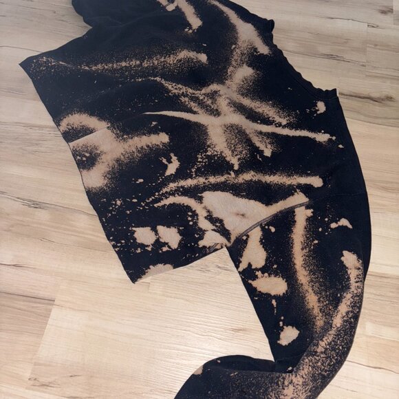 Oversized Black Graffitied Cropped Sweatshirt - Picture 2 of 5